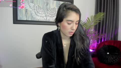 Snapshot of charlote_horny chatting on January 14, 2025, 2:43 pm Charlote online show from January 14, 2025, 2:43 pm
