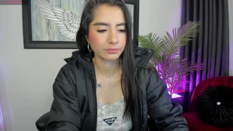 Snapshot of charlote_horny chatting on January 16, 2025, 1:25 pm Charlote online show from January 16, 2025, 1:25 pm