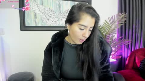 Snapshot of charlote_horny chatting on January 27, 2025, 11:43 am Charlote online show from January 27, 2025, 11:43 am