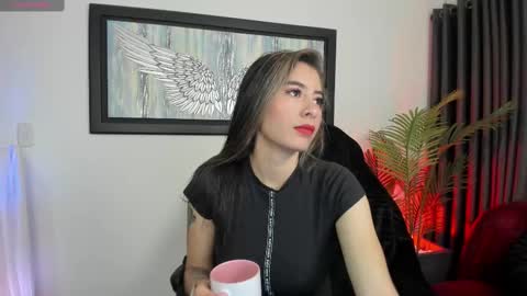 Snapshot of charlote_horny chatting on February 14, 2025, 2:28 am Charlote online show from February 14, 2025, 2:28 am