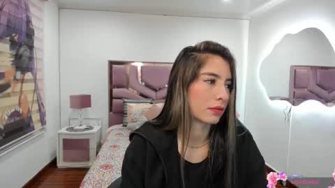 Snapshot of charlote_horny chatting on February 17, 2025, 7:21 pm Charlote online show from February 17, 2025, 7:21 pm