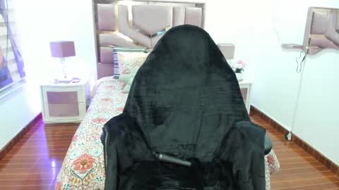 Snapshot of charlote_horny chatting on February 17, 2025, 10:25 pm Charlote online show from February 17, 2025, 10:25 pm