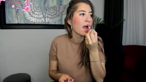 Snapshot of charlote_horny chatting on October 17, 2025, 11:35 am Charlote online show from October 17, 2025, 11:35 am