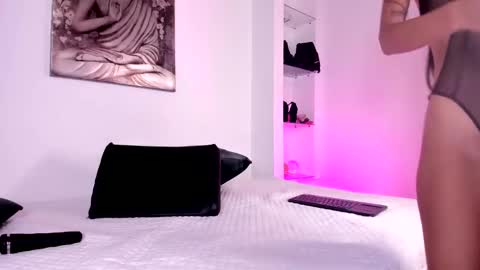 Charlote online show from February 11, 2025, 7:38 pm