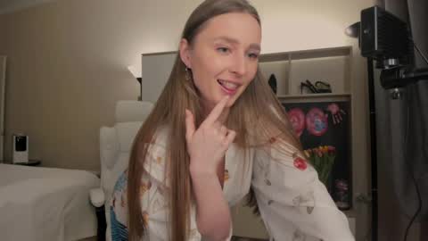 Snapshot of charlottawells chatting on March 8, 2025, 2:40 pm CharlottaWells online show from March 8, 2025, 2:40 pm