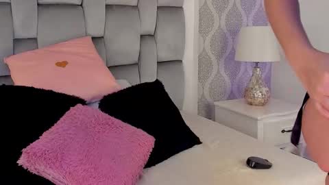   Charlotte  online show from October 22, 2025, 7:35 pm