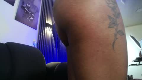 Snapshot of charlotte__ebony_ chatting on December 18, 2025, 1:06 pm Charlotte online show from December 18, 2025, 1:06 pm