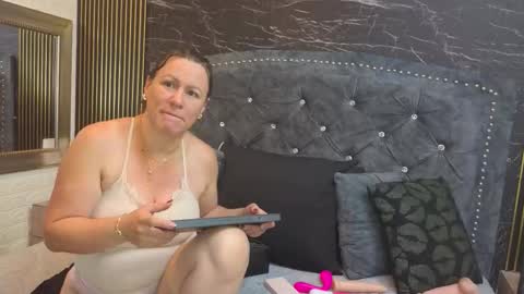 Snapshot of charlotte__g chatting on March 24, 2026, 11:04 am charlotte online show from March 24, 2026, 11:04 am