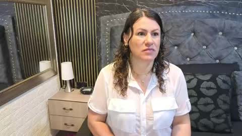 Snapshot of charlotte__g chatting on May 10, 2026, 11:37 am charlotte online show from May 10, 2026, 11:37 am