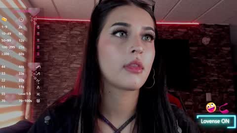 Charlotte  online show from January 9, 2026, 8:32 pm