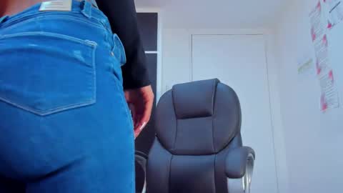 Charlotte Icee online show from December 4, 2025, 5:54 pm