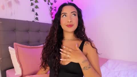 Snapshot of charlotte_jamees chatting on February 23, 2025, 10:31 pm Charlotte james online show from February 23, 2025, 10:31 pm