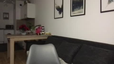 Charlotte Roche online show from December 10, 2024, 1:55 pm