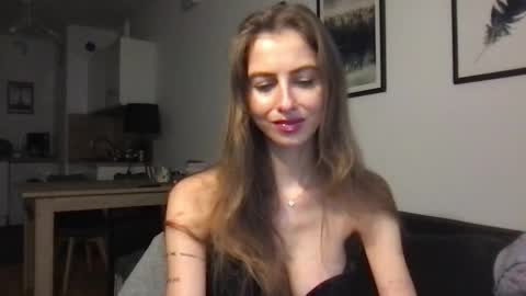 Charlotte Roche online show from October 6, 2025, 3:20 pm