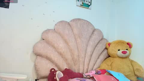 charlotte_walker1 online show from March 20, 2026, 9:52 pm