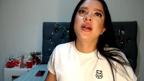 charlottee07 online show from December 19, 2025, 4:41 am