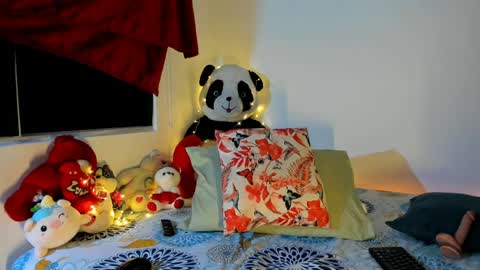 charlottee07 online show from April 10, 2026, 1:22 am