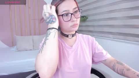 Snapshot of charlottee27_ chatting on February 6, 2026, 2:16 am Charlottee online show from February 6, 2026, 2:16 am