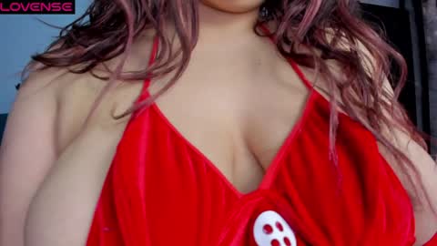 Snapshot of charlottee_lovee69 chatting on December 18, 2024, 10:57 pm Natalia online show from December 18, 2024, 10:57 pm