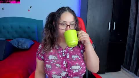 Snapshot of charlottee_lovee69 chatting on February 23, 2025, 4:28 am Natalia online show from February 23, 2025, 4:28 am