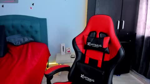 Snapshot of charlottee_lovee69 chatting on March 5, 2025, 6:12 pm Natalia online show from March 5, 2025, 6:12 pm