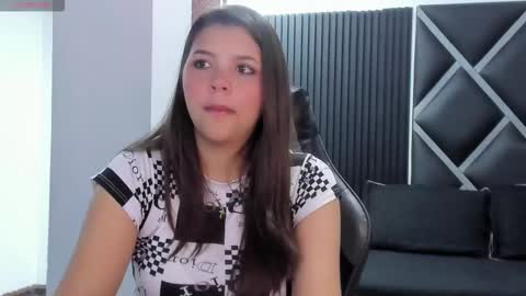 charlottee_starr online show from November 17, 2025, 9:09 pm