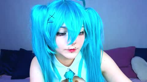 charlotteharuko online show from November 14, 2025, 9:02 pm