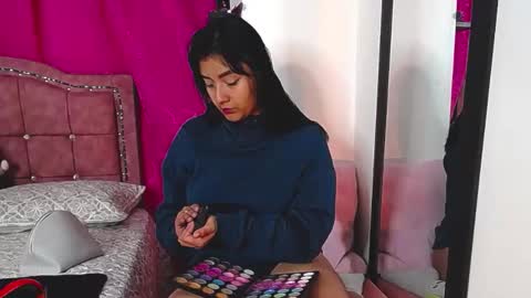 charlottekiss99 online show from September 19, 2025, 11:44 am