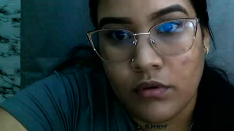 charlottequeen_21 online show from March 6, 2026, 3:36 am