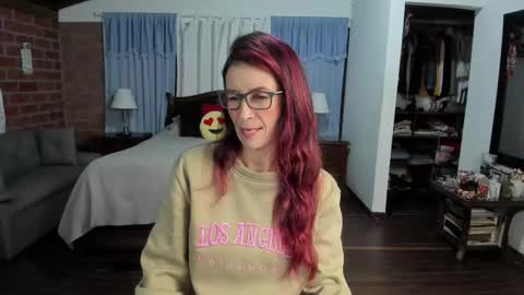 Snapshot of charlottewillson chatting on November 26, 2025, 1:06 am Charlotte online show from November 26, 2025, 1:06 am