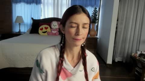 Snapshot of charlottewillson chatting on January 5, 2026, 10:13 pm Charlotte online show from January 5, 2026, 10:13 pm