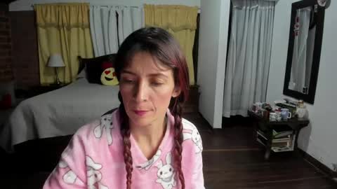 Snapshot of charlottewillson chatting on April 28, 2026, 2:27 am Charlotte online show from April 28, 2026, 2:27 am
