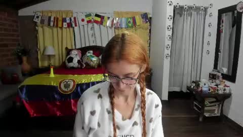 Snapshot of charlottewillson chatting on June 26, 2026, 12:37 am Charlotte online show from June 26, 2026, 12:37 am
