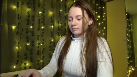 Snapshot of charlottewip chatting on January 24, 2025, 7:39 pm Kira online show from January 24, 2025, 7:39 pm