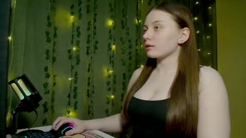 Snapshot of charlottewip chatting on January 28, 2025, 6:28 pm Kira online show from January 28, 2025, 6:28 pm