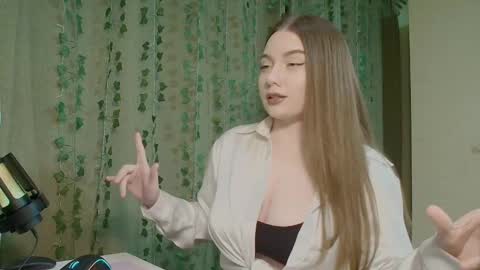 Snapshot of charlottewip chatting on January 29, 2025, 7:11 pm Kira online show from January 29, 2025, 7:11 pm