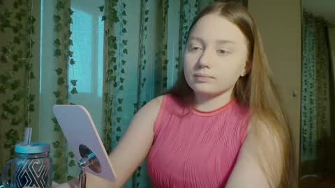 Snapshot of charlottewip chatting on February 15, 2025, 12:11 pm Kira online show from February 15, 2025, 12:11 pm