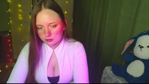 Snapshot of charlottewip chatting on September 20, 2025, 3:57 pm Kira online show from September 20, 2025, 3:57 pm