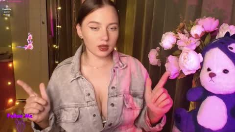 Snapshot of charlottewip chatting on September 27, 2025, 6:46 pm Kira online show from September 27, 2025, 6:46 pm