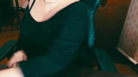 Snapshot of charlottextasty chatting on December 13, 2024, 8:15 pm CharlotteXTasty online show from December 13, 2024, 8:15 pm