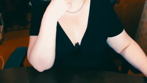 Snapshot of charlottextasty chatting on December 27, 2024, 3:37 pm CharlotteXTasty online show from December 27, 2024, 3:37 pm