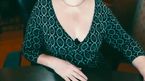 Snapshot of charlottextasty chatting on February 12, 2025, 4:22 pm CharlotteXTasty online show from February 12, 2025, 4:22 pm