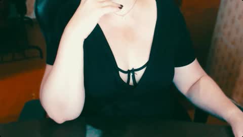 Snapshot of charlottextasty chatting on October 22, 2025, 10:37 am CharlotteXTasty online show from October 22, 2025, 10:37 am