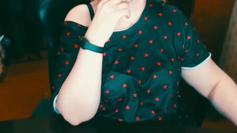 Snapshot of charlottextasty chatting on November 17, 2025, 5:30 pm CharlotteXTasty online show from November 17, 2025, 5:30 pm