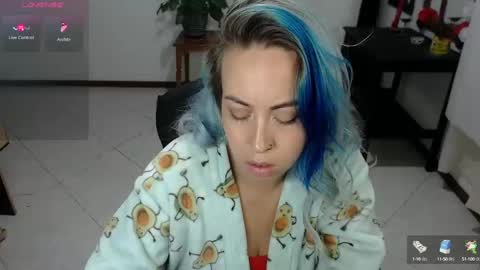 charlottezoe online show from February 14, 2025, 8:31 am