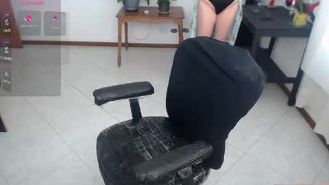 charlottezoe online show from February 17, 2025, 6:48 pm