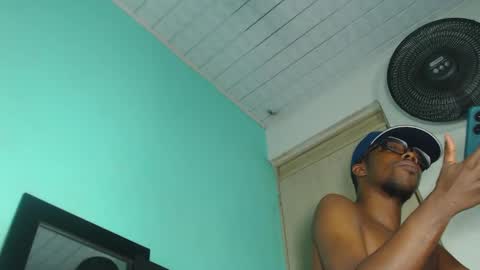 charly_vergonti_ online show from December 21, 2024, 11:11 am