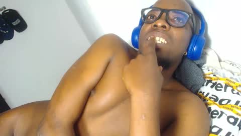 charly_vergonti_ online show from September 18, 2025, 4:58 am