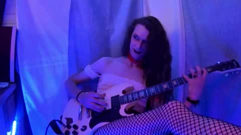 charly dest online show from November 3, 2025, 4:19 pm