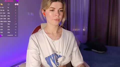 Snapshot of charming__kitty chatting on February 25, 2025, 11:08 am Kira online show from February 25, 2025, 11:08 am